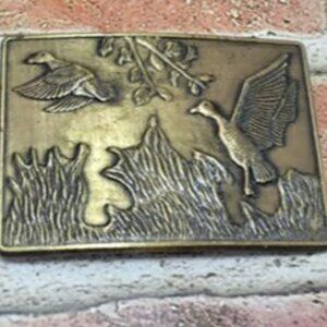Metal Belt Buckle Brass Colored Ducks In Flight Men's Hunting Belts